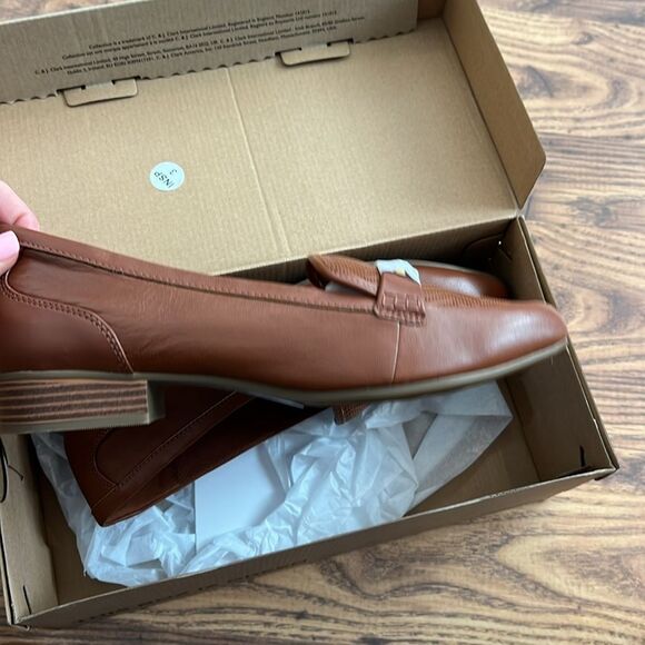 Clarks Women's Brown Loafers - Picture 2 of 3